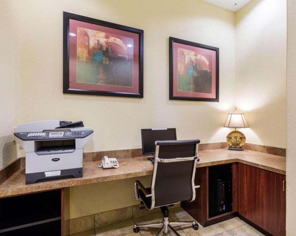Comfort Near Nasa - Clear Hotel