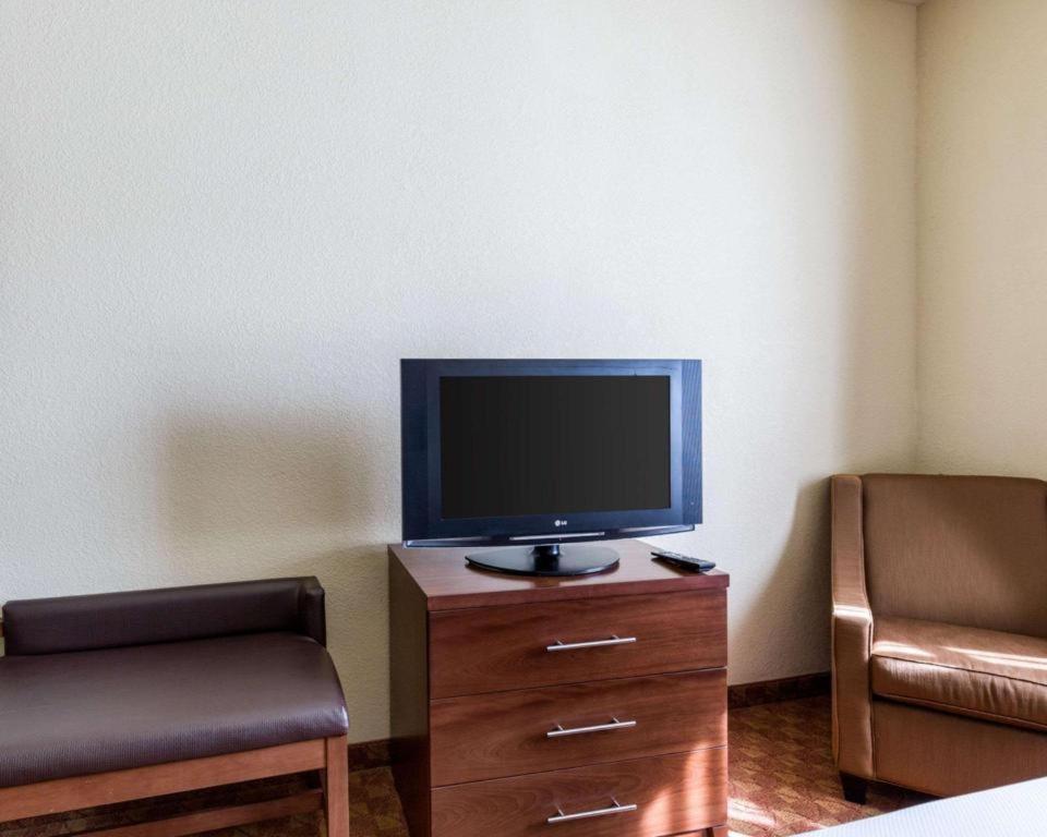 Comfort Near Nasa - Clear Hotel