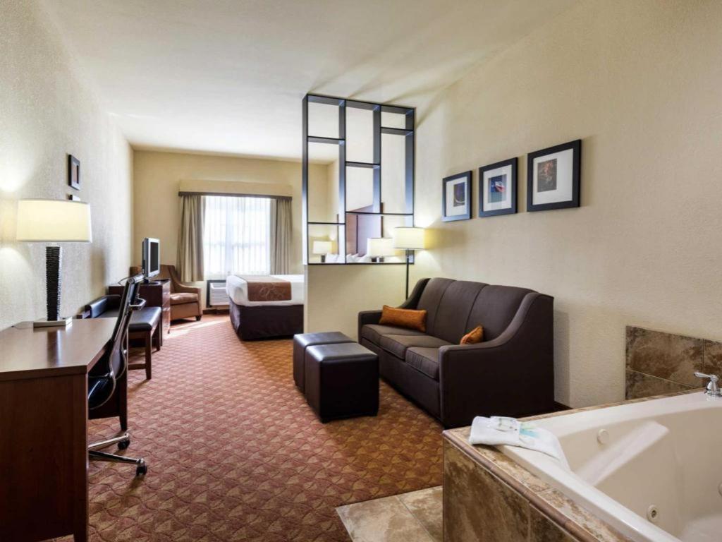Comfort Near Nasa - Clear Hotel