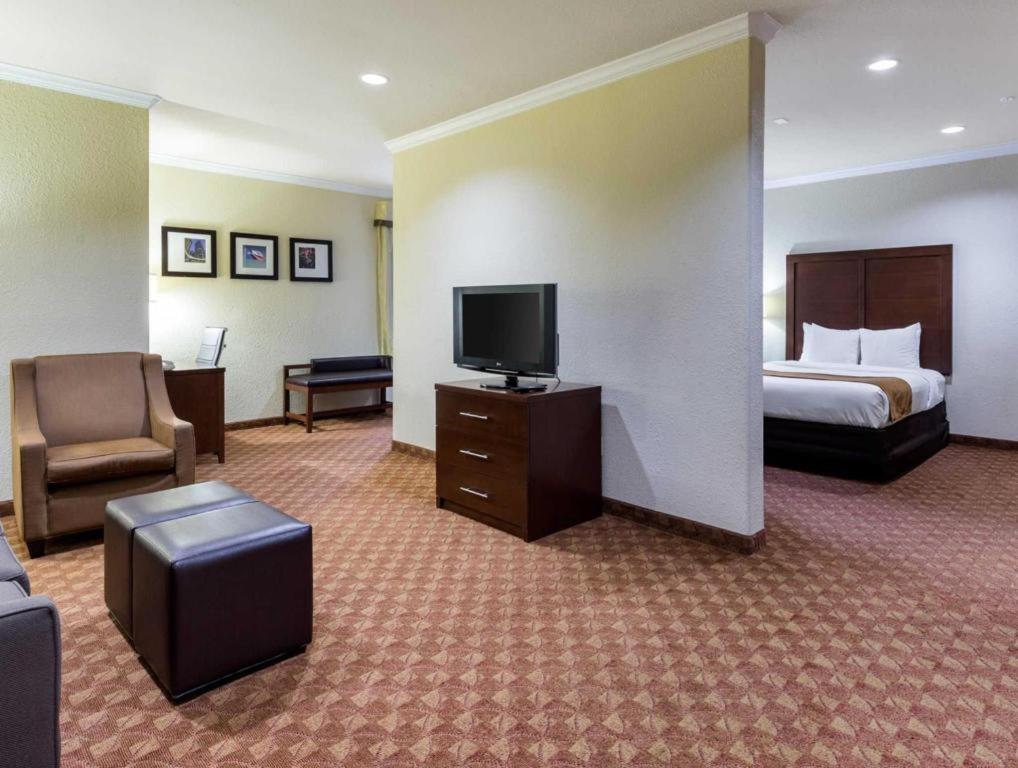 Comfort Near Nasa - Clear Hotel