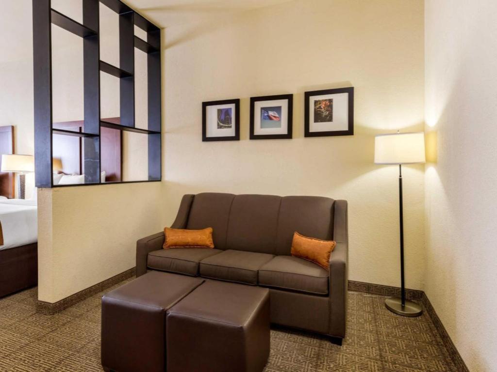 Comfort Near Nasa - Clear Hotel
