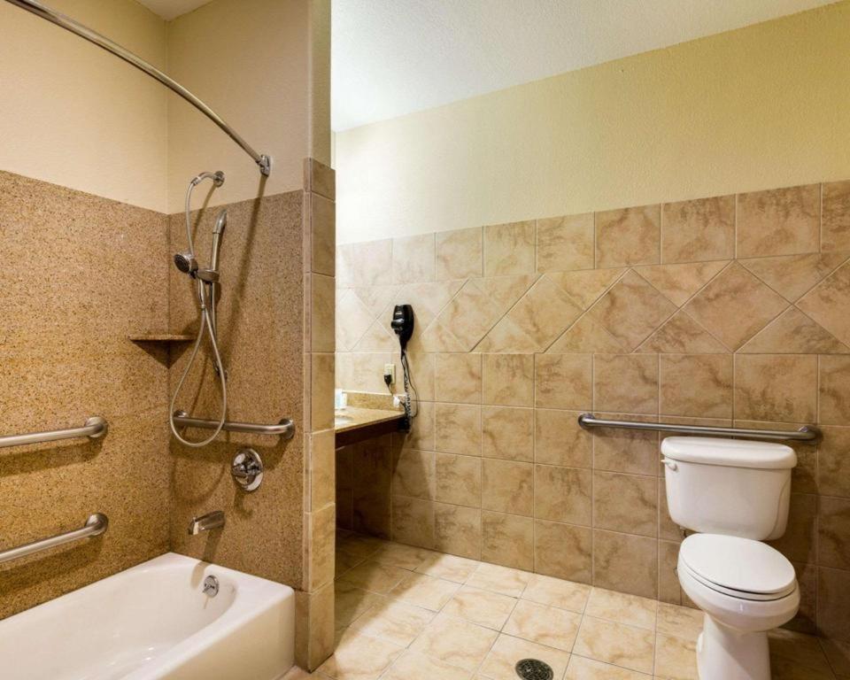 Comfort Near Nasa - Clear Hotel