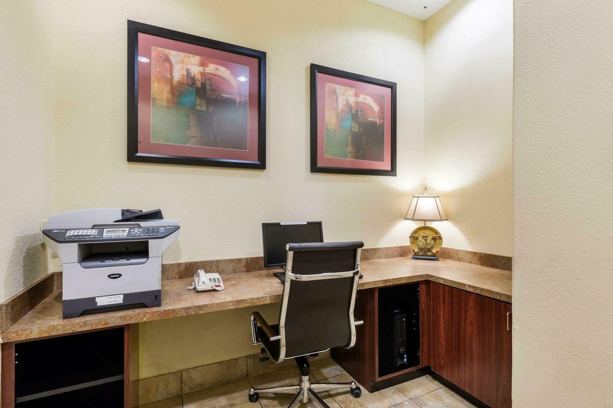 Comfort Near Nasa - Clear Hotel
